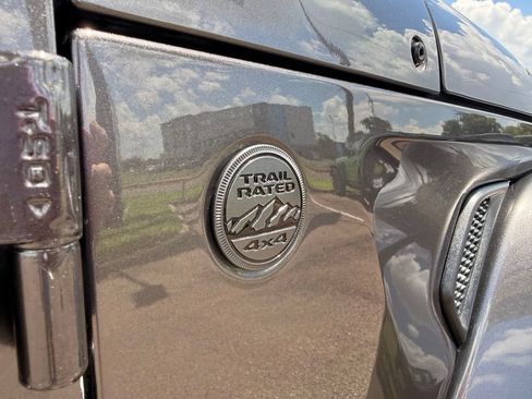 Used 2025 Jeep Wrangler Unlimited Sahara AWD/4WD image 62