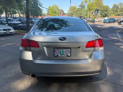 Used 2013 Subaru Legacy 2.5i Premium AWD/4WD image 5