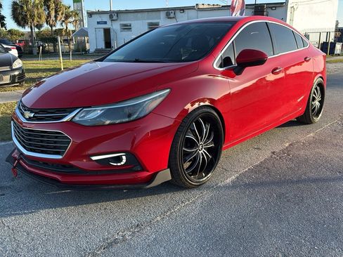 Used 2017 Chevrolet Cruze Premier FWD image 1