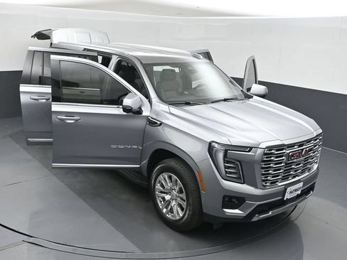 Used 2025 GMC Yukon XL Denali AWD/4WD image 54