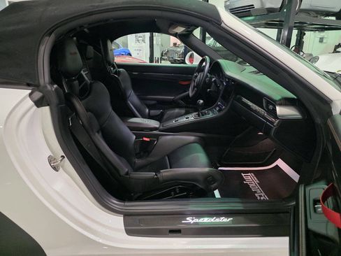 Used 2019 Porsche 911 Speedster RWD image 21