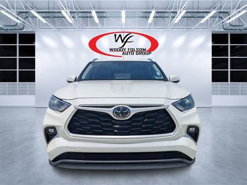Used 2021 Toyota Highlander XLE FWD image 8