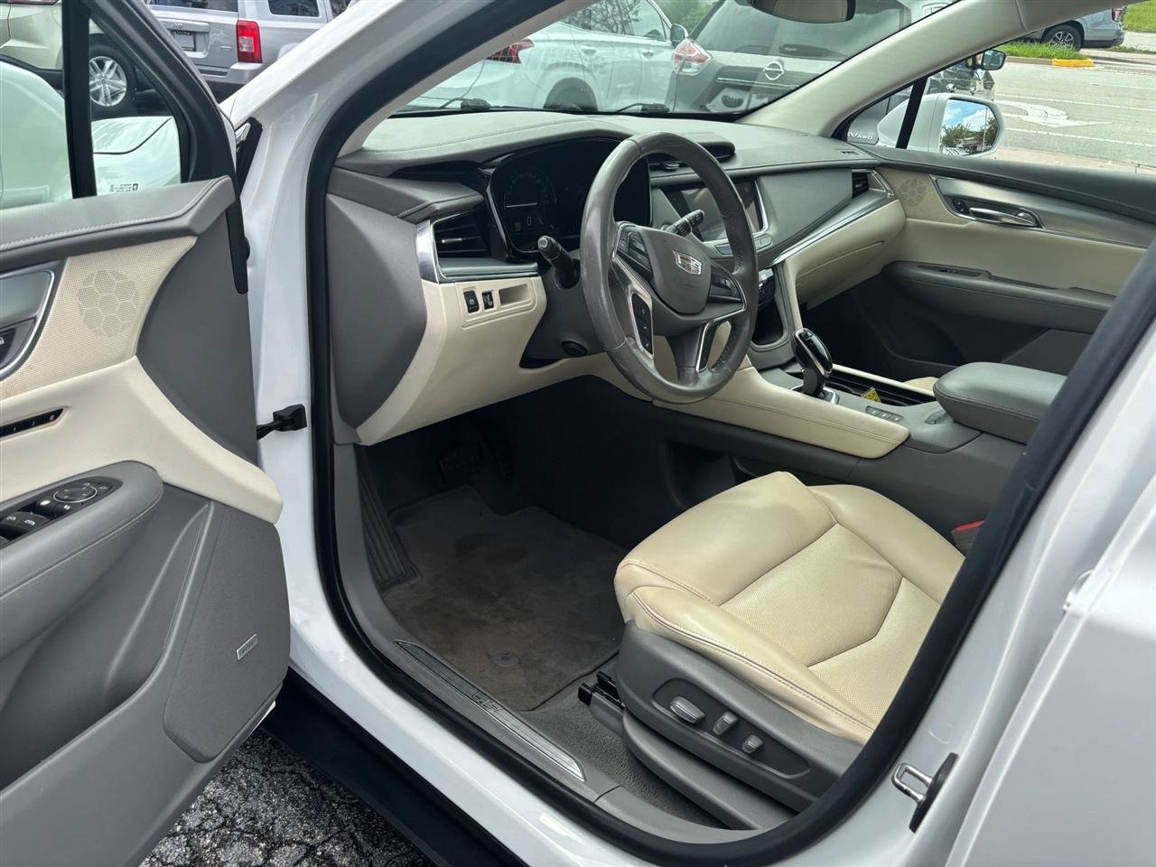 Used 2019 Cadillac XT5 Luxury AWD/4WD image 9