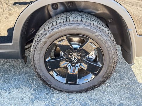 Used 2025 Honda Ridgeline Black Edition image 13