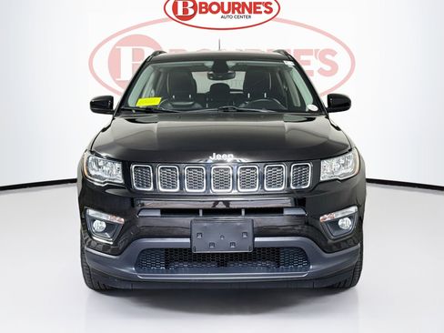 Used 2018 Jeep Compass Latitude w/ Popular Equipment Group AWD/4WD image 2