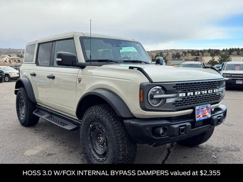 New 2025 Ford Bronco Badlands image 8