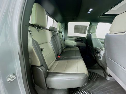 Used 2025 Chevrolet Silverado 2500 ZR2 image 30