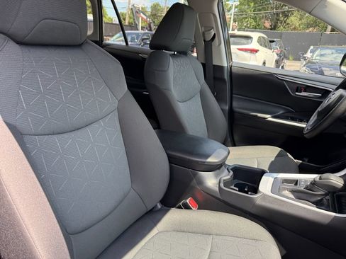 Certified 2025 Toyota RAV4 XLE AWD/4WD image 18