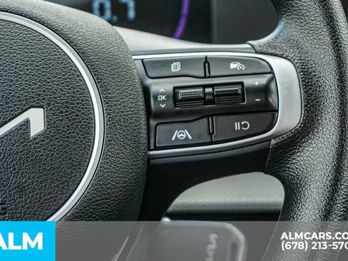 Used 2025 Kia Sportage LX FWD image 30