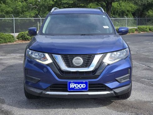 Used 2018 Nissan Rogue SV FWD image 2