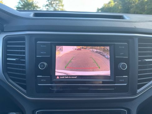 Used 2020 Volkswagen Atlas Cross Sport S image 13