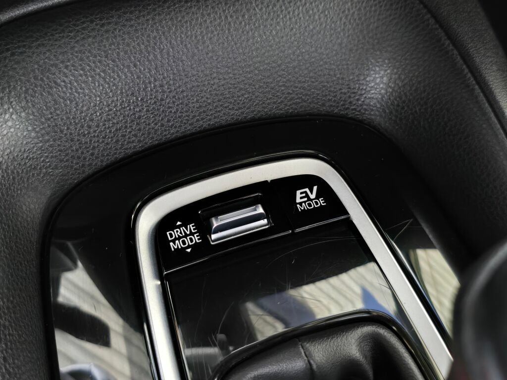Used 2024 Toyota Corolla SE w/ SE Package FWD image 35