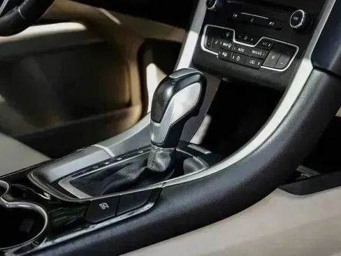 Used 2016 Ford Fusion SE w/ Equipment Group 502A FWD image 29