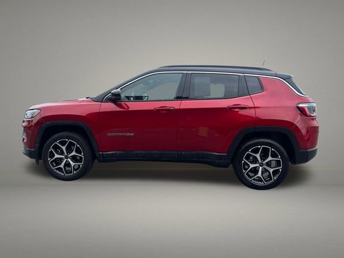 Used 2025 Jeep Compass Limited AWD/4WD image 2