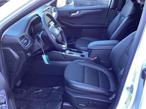 New 2025 Ford Escape SE image 10