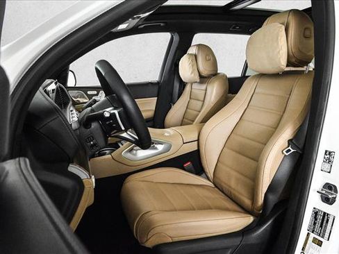 New 2026 Mercedes-Benz GLS 580 4MATIC image 18