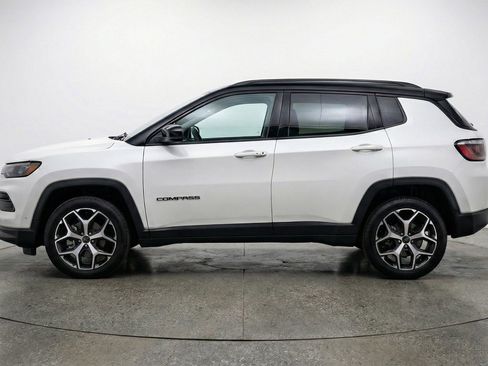 Used 2025 Jeep Compass Limited AWD/4WD image 5