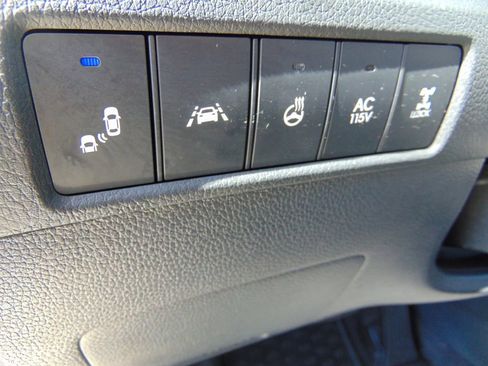 Used 2017 Hyundai Santa Fe Limited AWD/4WD image 23