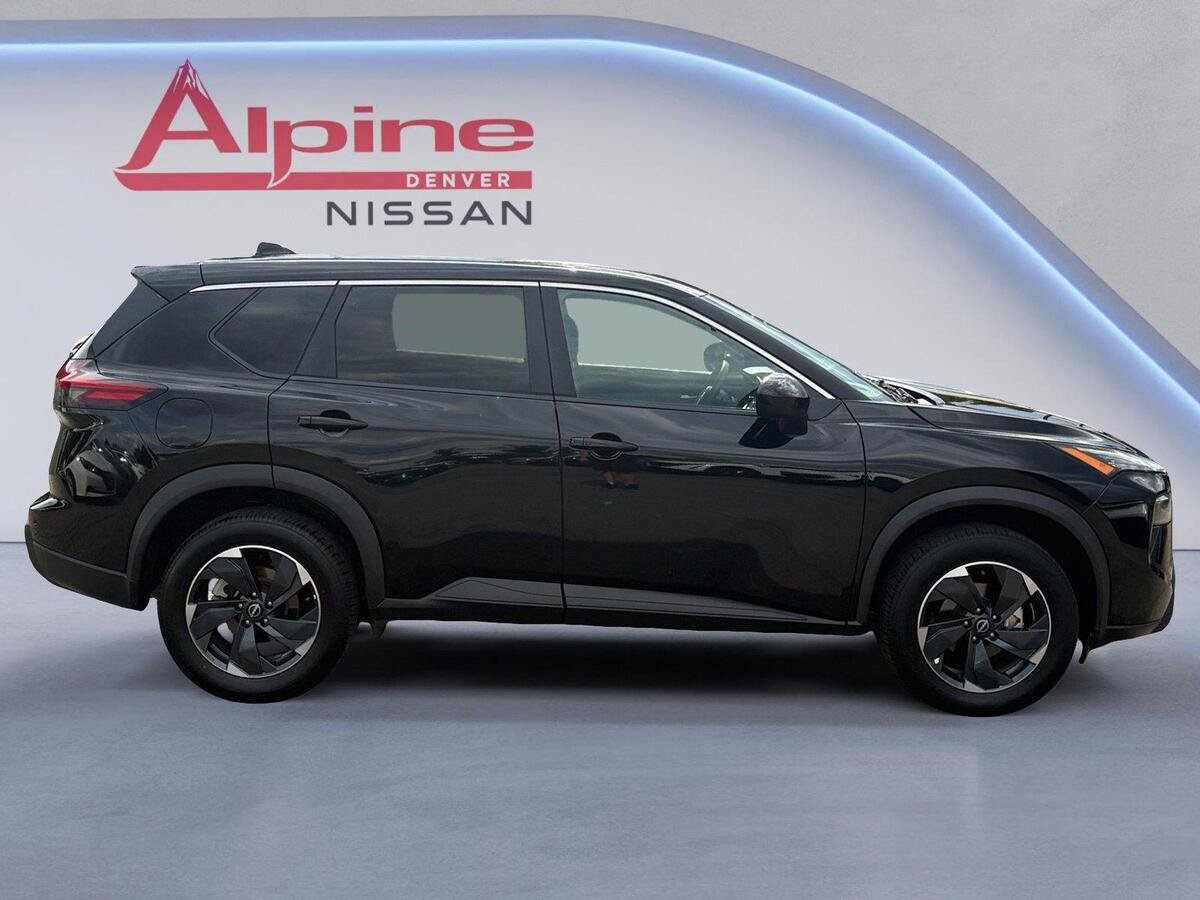 Used 2024 Nissan Rogue SV AWD/4WD image 6