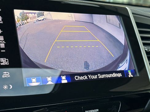 Used 2017 Honda Pilot Elite image 18