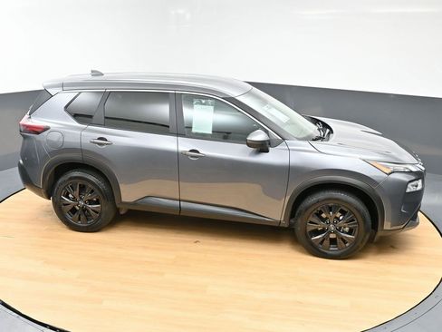 Used 2022 Nissan Rogue SV image 45