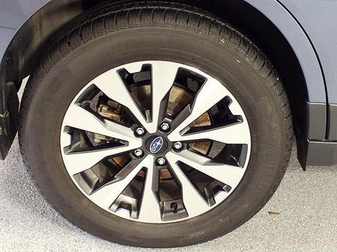 Used 2017 Subaru Outback 3.6R Limited image 5