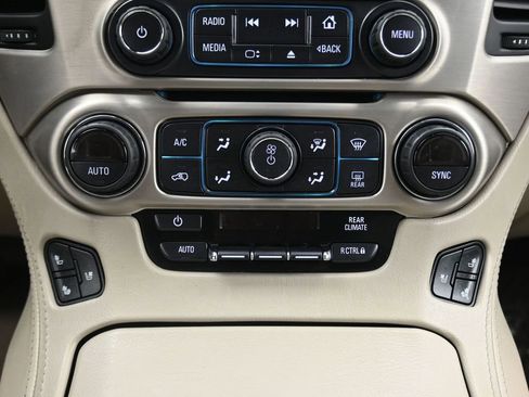 Used 2020 GMC Yukon XL Denali w/ Open Road Package image 28