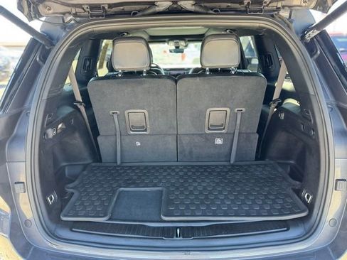 Used 2024 Jeep Grand Cherokee L Limited w/ Luxury Tech Group II image 7