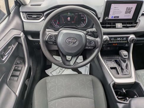 Used 2024 Toyota RAV4 XLE FWD image 15
