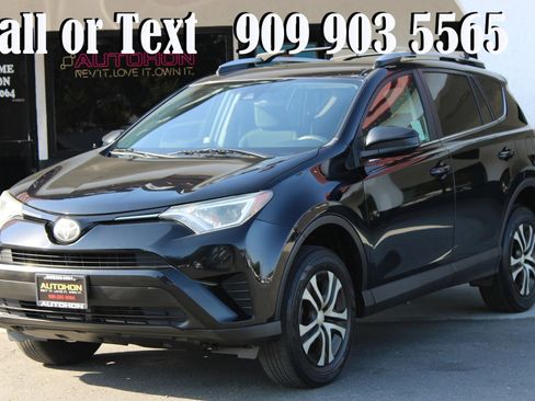 Used 2018 Toyota RAV4 LE w/ All Weather Liner Package FWD image 1