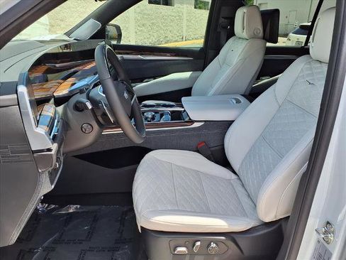 New 2026 Cadillac Escalade Platinum Sport AWD/4WD image 15