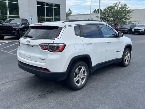 Used 2024 Jeep Compass Latitude AWD/4WD image 3
