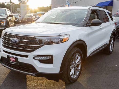 Used 2023 Ford Explorer XLT w/ Equipment Group 202A AWD/4WD image 23