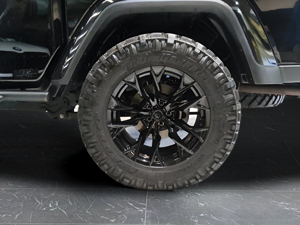 Used 2022 Jeep Gladiator Sport AWD/4WD image 3