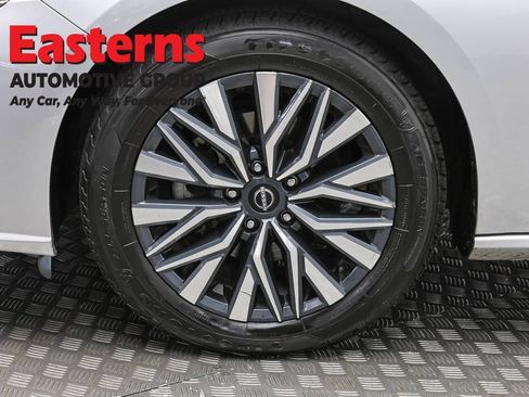 Used 2024 Nissan Altima 2.5 SV FWD image 32