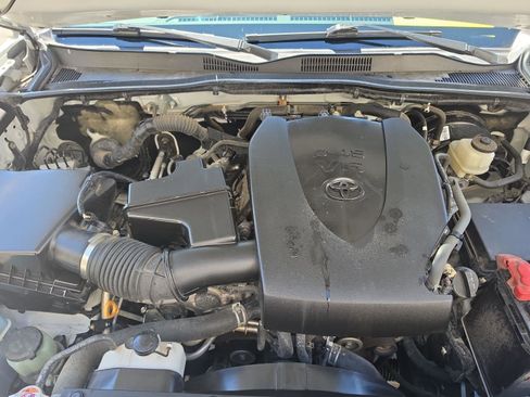 Used 2020 Toyota Tacoma TRD Sport AWD/4WD image 28