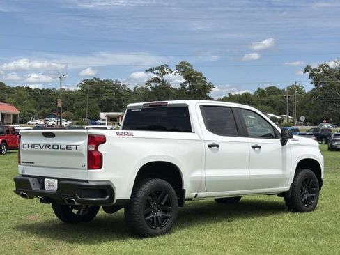Used 2022 Chevrolet Silverado 1500 LT Trail Boss w/ Bed Protection Package AWD/4WD image 6