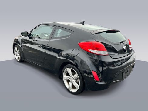 Used 2014 Hyundai Veloster w/ Style Package 02 FWD image 5