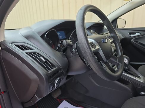 Used 2013 Ford Focus SE FWD image 14