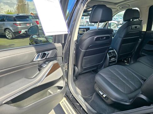 Used 2024 BMW X7 xDrive40i AWD/4WD image 60