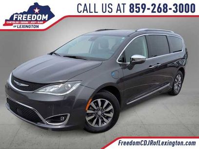 Used 2020 Chrysler Pacifica Limited w/ Advanced Safetytec Group