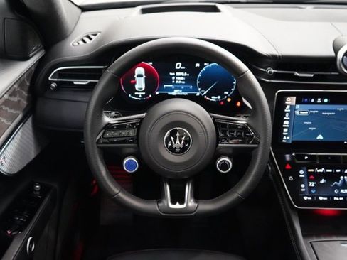 New 2025 Maserati Grecale GT image 12