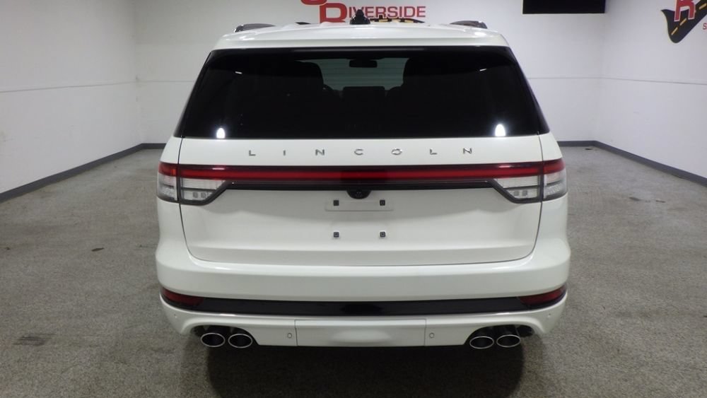 Used 2025 Lincoln Aviator Reserve w/ Equipment Group 201A AWD/4WD image 3