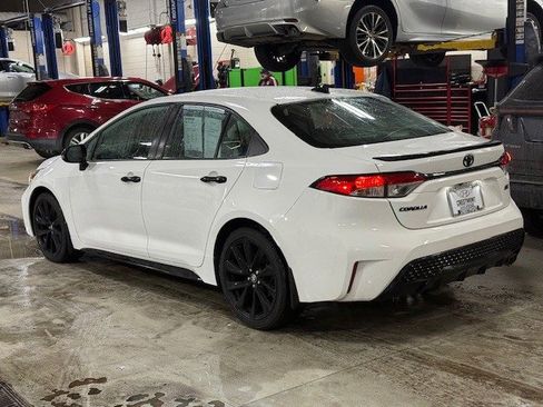 Used 2021 Toyota Corolla SE w/ Carpet Mat Package (TMS) image 3