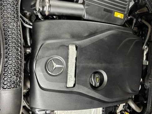 Used 2018 Mercedes-Benz C 300 4MATIC Sedan image 24