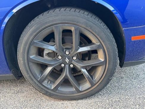 Used 2022 Dodge Challenger SXT w/ Blacktop Package image 2