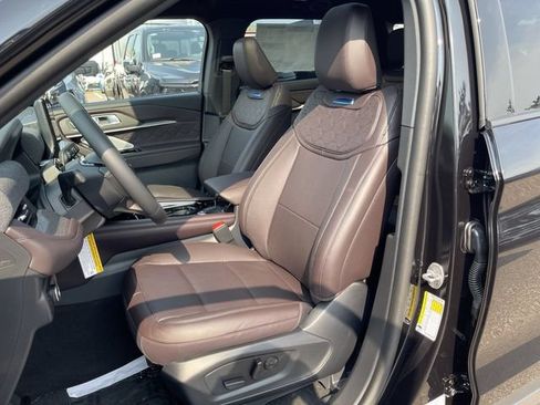 New 2026 Ford Explorer Platinum w/ LUX Leather Package AWD/4WD image 15