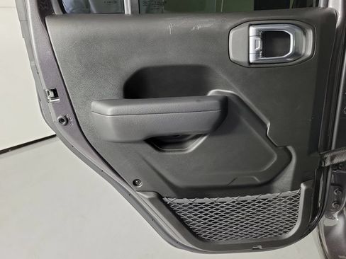 Used 2024 Jeep Wrangler Unlimited Sport AWD/4WD image 9
