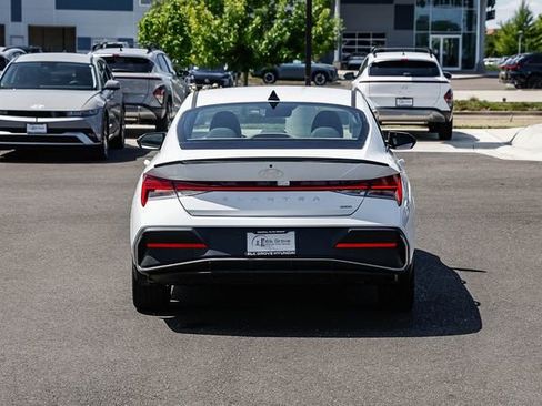 New 2025 Hyundai Elantra SEL FWD image 4