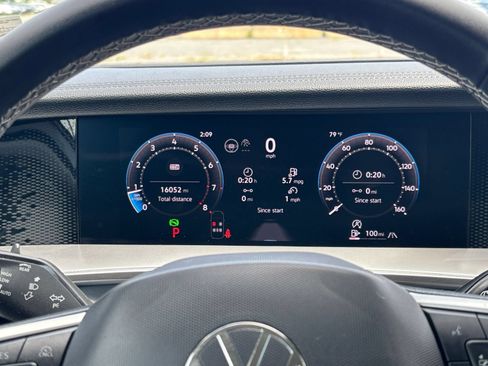 Used 2026 Volkswagen Tiguan SE AWD/4WD image 38